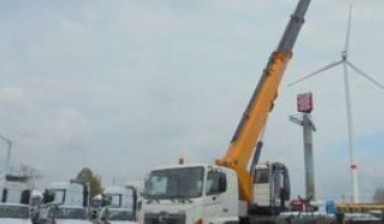 Aerial trucks от Prakash Devraj: Hino 1 photos
