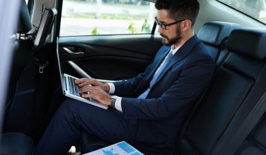 Rent a Car от Chauffeurcarhire: 1 photos