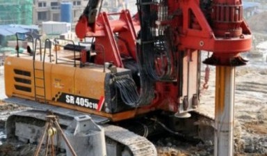 Digger derrick trucks от Alraihanrental: Caterpillar 1 photos