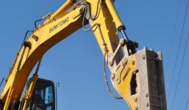 Rock breaker machine от Pumphireuae: Sumitomo 1 photos